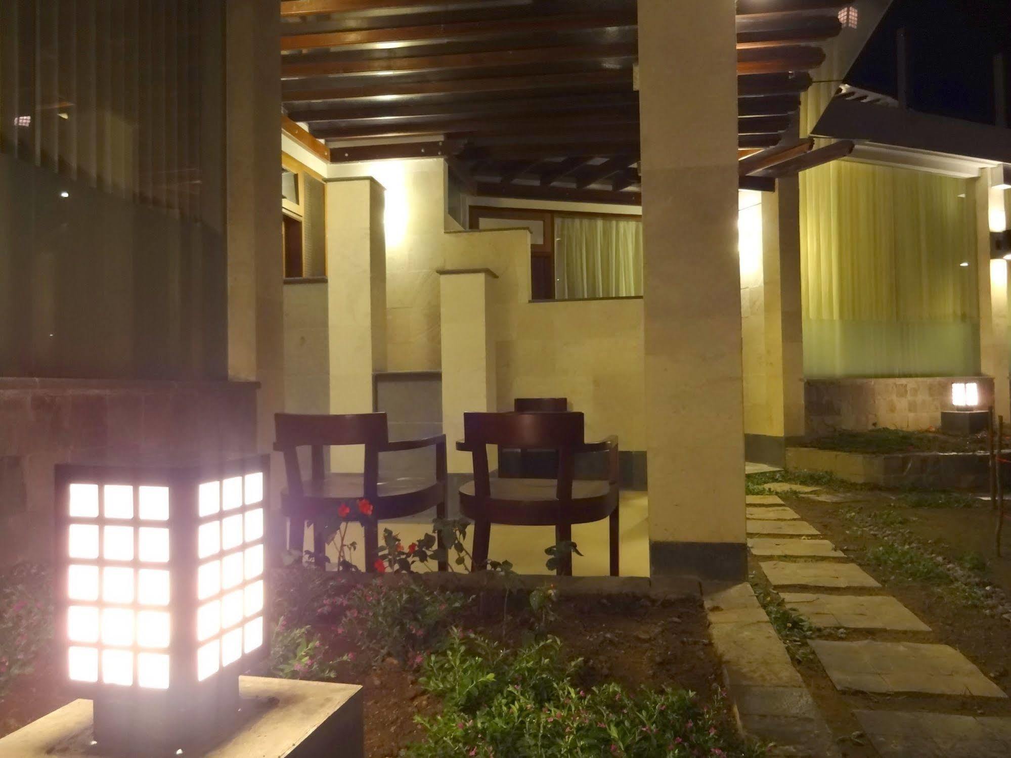 Taman Simalem Resort Tongging Exterior photo