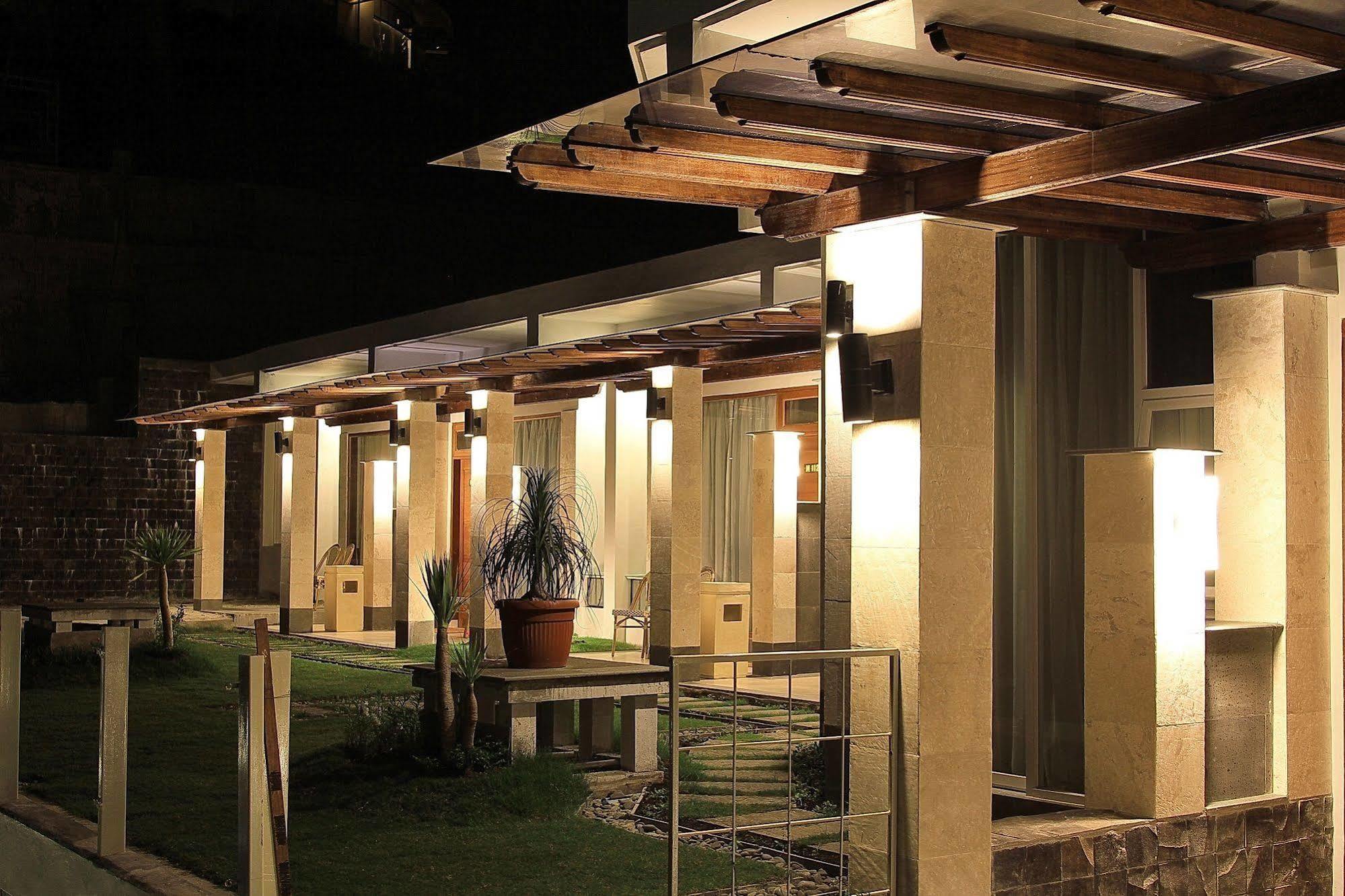 Taman Simalem Resort Tongging Exterior photo