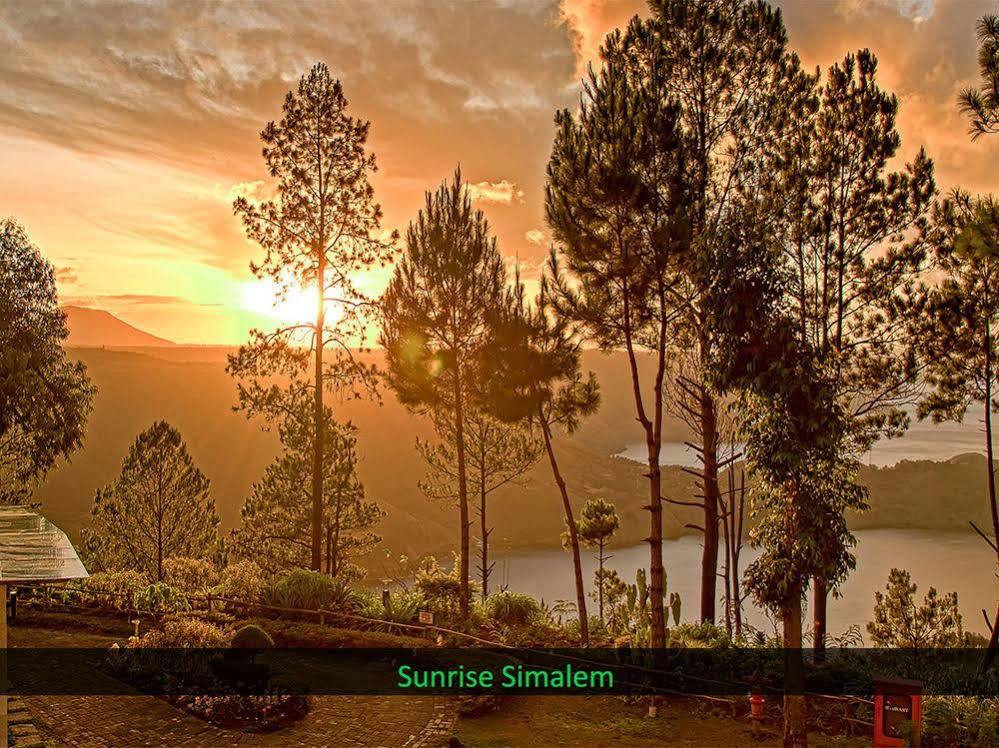 Taman Simalem Resort Tongging Exterior photo